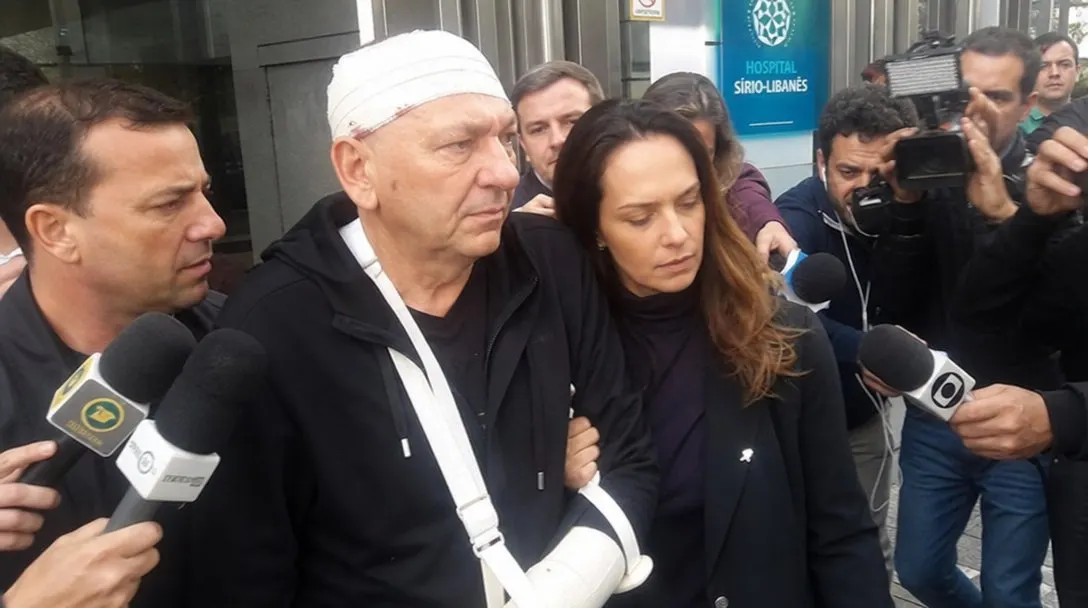 Luciano Hang faz declaração à imprensa na saída do Hospital Sírio-Libanês