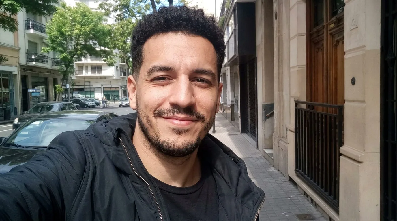 Lucas Mendes, assistente de câmera do O Globo